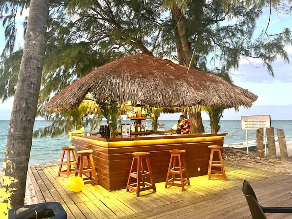 Chic Beachfront Apartment - Private Beach Access ปุนตากานา ภายนอก รูปภาพ