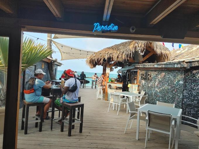 Chic Beachfront Apartment - Private Beach Access ปุนตากานา ภายนอก รูปภาพ
